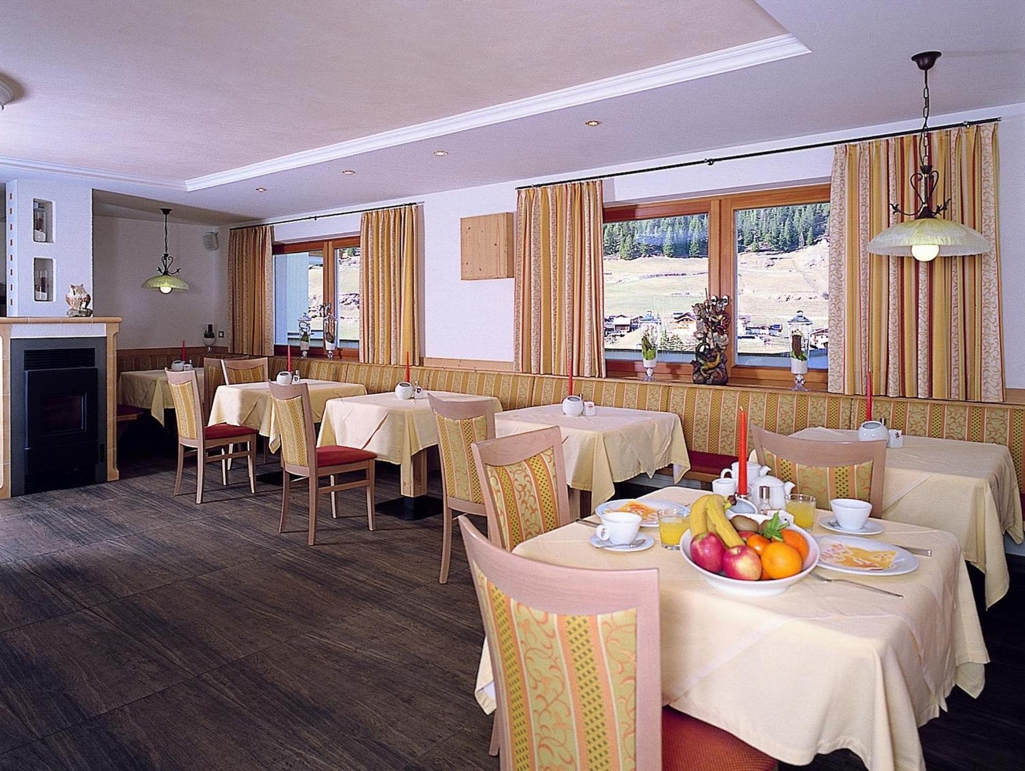 Garni Hotel Bel Vert Сельва-ди-Валь-Гардена Экстерьер фото