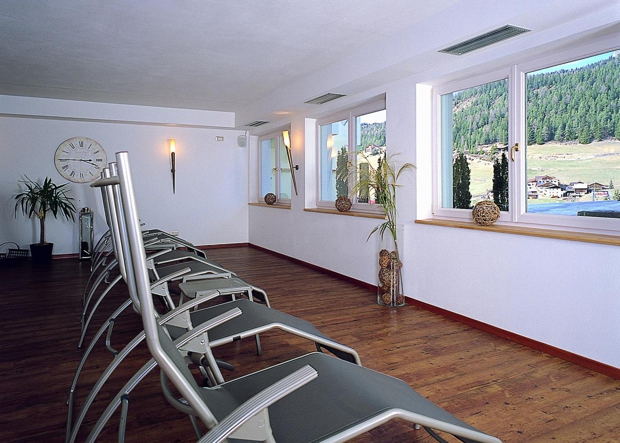Garni Hotel Bel Vert Сельва-ди-Валь-Гардена Экстерьер фото
