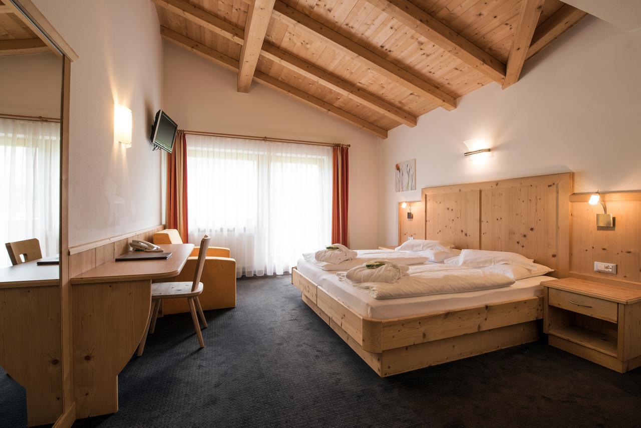 Garni Hotel Bel Vert Сельва-ди-Валь-Гардена Экстерьер фото